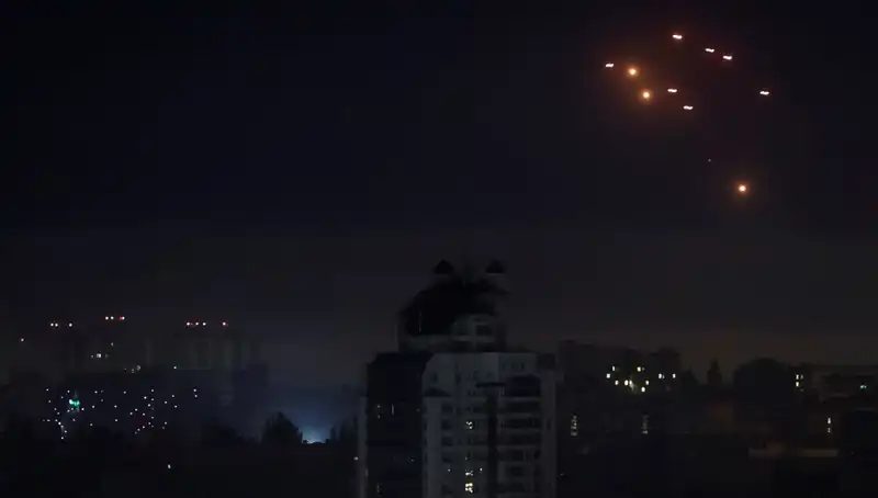 Rusya’nın Kiev Hava Saldırıları ve Sumi’de Tahliye Emri: Neler Oluyor?
