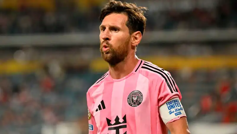 Messi'nin İlk Maçında Şanssız Beraberlik: Direkten Dönen Gol