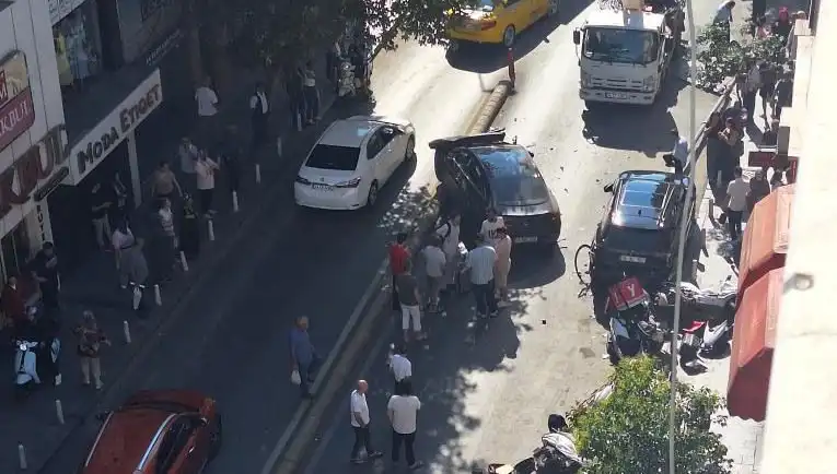İranlı Sürücü Yolda İnanılmaz Bir Kaosa Neden Oldu!