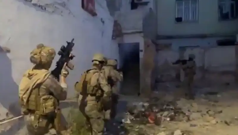 75 İlde Dev Uyuşturucu Operasyonu: 2.311 Gözaltı ve Sert Önlemler