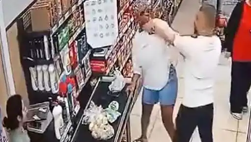 Marketteki Kasa Sırasında Şok Eden Saldırı: Çocuk Gözleri Önünde!