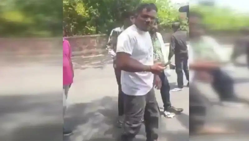 11A Yolcusunun Havalimanındaki Şok Edici Anları: "Biri Beni Yakaladı"