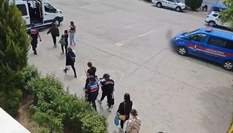 Taylandlı Kadınlara Çalışma İzni Vaadiyle Yapılan Fuhuş Operasyonu Açığa Çıktı
