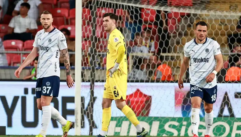 Fenerbahçe, 27 Mayıs 2025'te Darmadağın Olmuş Bir Takım İmajıyla Gündemde!