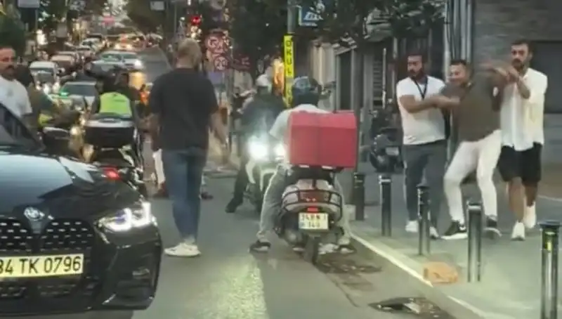 Nişantaşı’nda Yol Verme Kavgası: Sopalı Saldırı Ve Kadın Hakları Üzerine Tartışmalar
