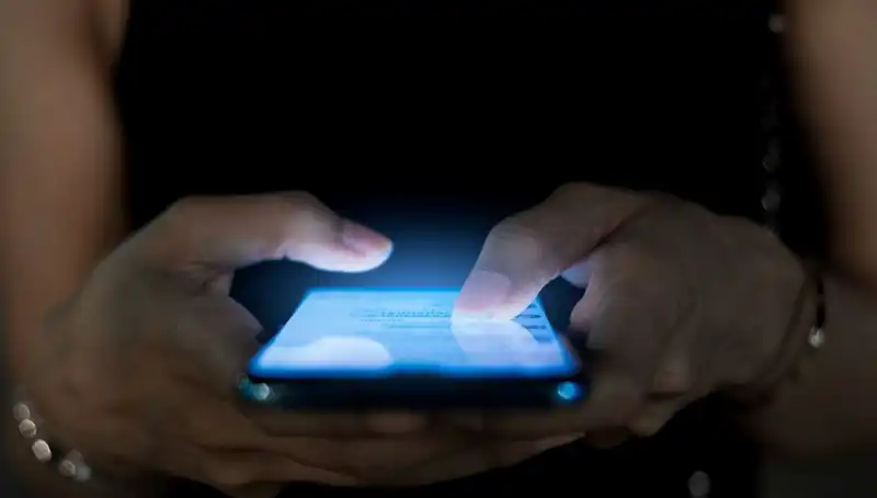 Narsisizmin Gizli Belirtileri: Telefon Alışkanlığınızda Dikkat Edilmesi Gereken Noktalar