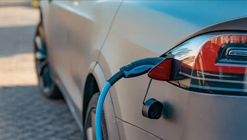 Elektrikli Araç Satışlarında Düşüş: Alıcılar Neden Tereddüt Ediyor?