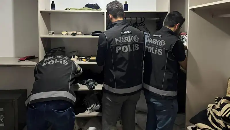 Güvenlik Güçlerinden Büyük Uyuşturucu Operasyonu: F Serisi Dolar Ele Geçirildi