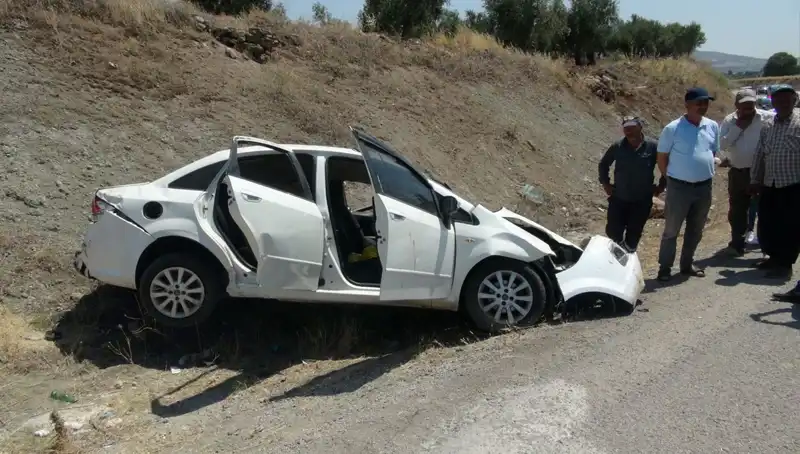 Kilis'te İki Otomobil Çarpıştı: Yaralıların Durumu Ciddiyetini Koruyor