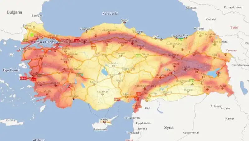 Türkiye'nin 2025 Deprem Riski: Fay Hattı Altındaki 45 İl ve 110 İlçe