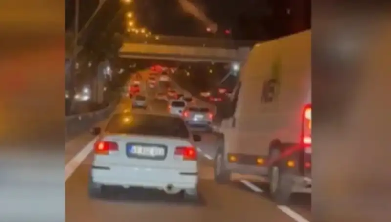 Tuzla'da Makas Terörü: Sürücü Çarpıp Kaçtı ve Tutuklandı