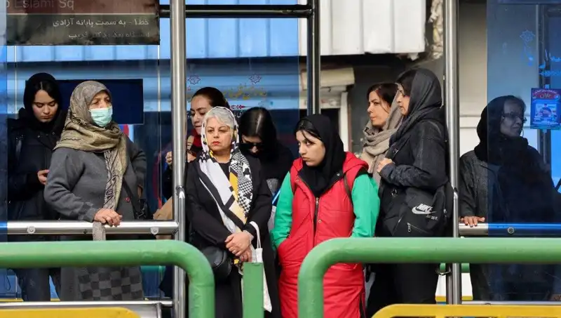 İran’da Twitter Özlemi: İnsanlar Sosyal Medya Hürriyetini Arıyor