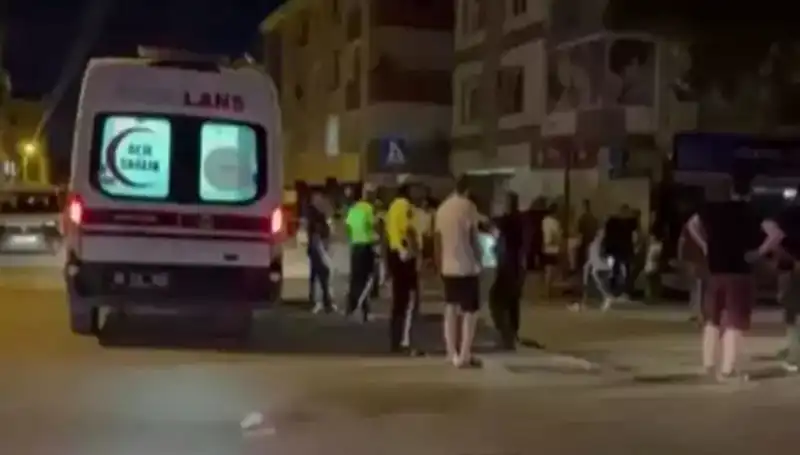 Alkollü Sürücü Yayılarak Tartıştıktan Sonra Kamyonetiyle Çarpıp Kaçtı