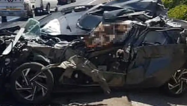 Şanlıurfa'da Şok Kaza: Otomobil Tankere Çarptı, 1 Kişi Hayatını Kaybetti